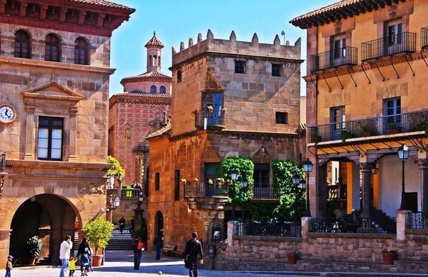 Испанская деревня в Барселоне