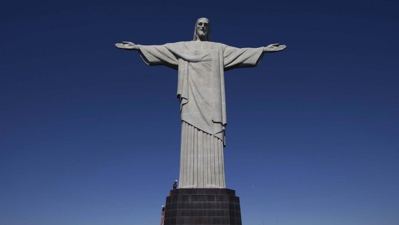 Ремонт статуи Христа-Искупителя в Рио