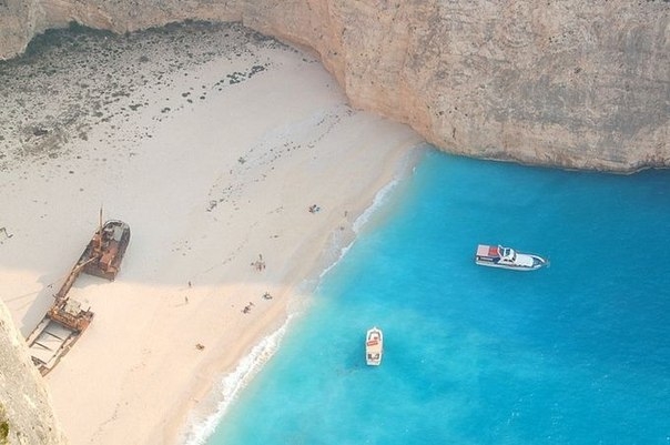 Навагио — самый красивый пляж Греции