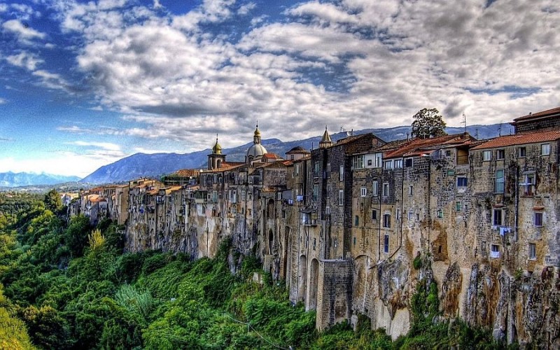 Город Сант’Агата-де’-Готи (Sant'Agata de' Goti), Италия. Город Сант’Агата-де’-Готи (Sant'Agata de' Goti), Италия.