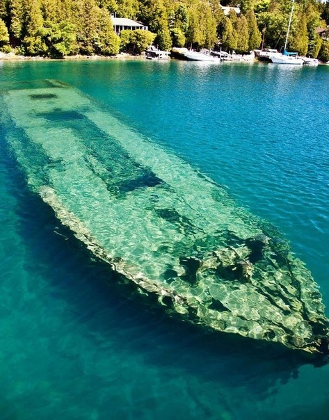 Под водами Гурона Под водами Гурона