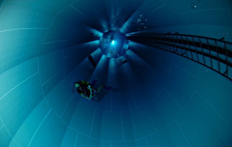 Немо 33 - самый глубокий бассейн в мире