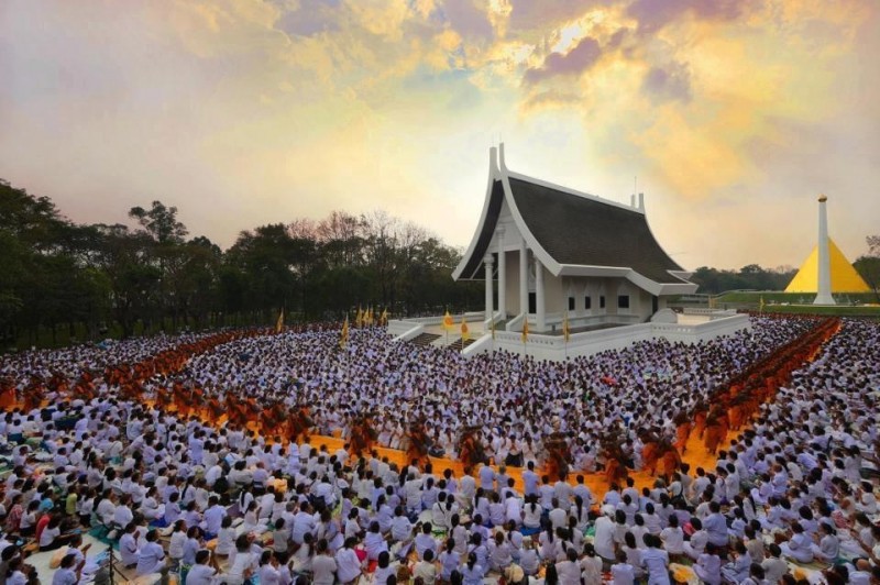 Wat Phra Dhammakaya - удивительный храм