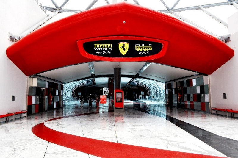 Ferrari World в Абу-даби, ОАЭ Ferrari World в Абу-даби, ОАЭ