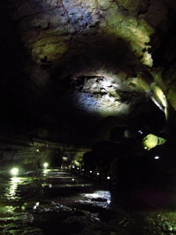 Лавовая пещера Манджангуль в Чеджу