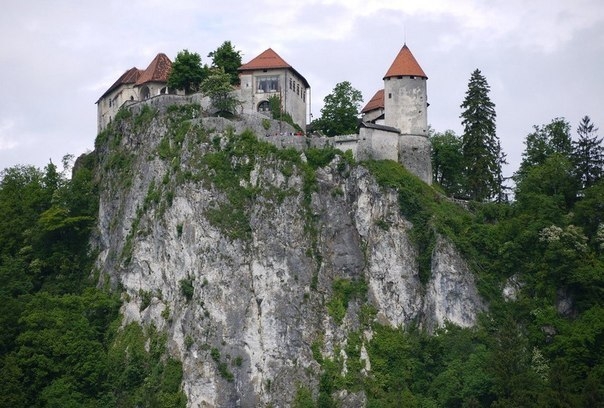 Cтарейший замок Европы 0
