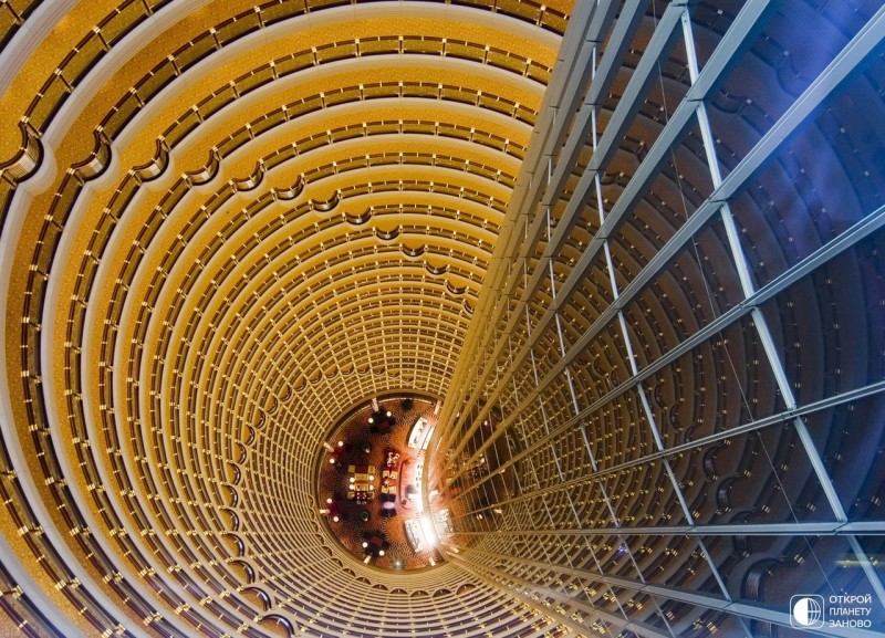 Небоскреб Jin Mao Tower в Шанхае Небоскреб Jin Mao Tower в Шанхае