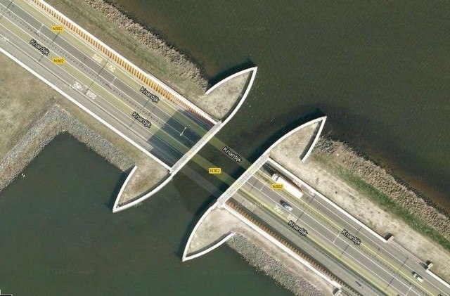 Акведук Велувемеер, Нидерланды.