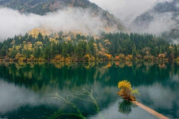 Озеро пяти цветков, Цзючжайгоу, Китай.