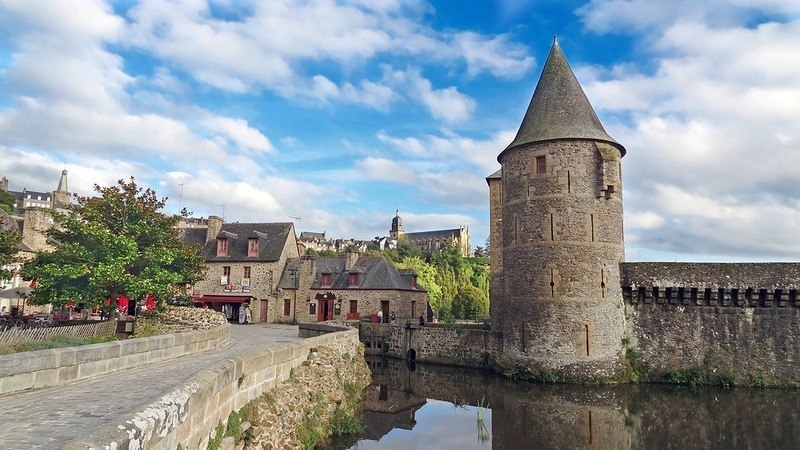 Город-крепость Фужер во Франции