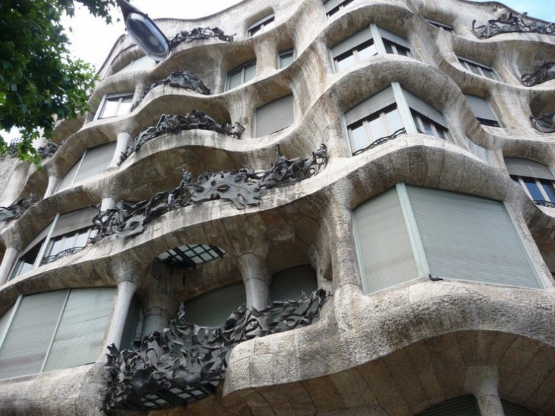 Дом Мила в Барселоне, Испания