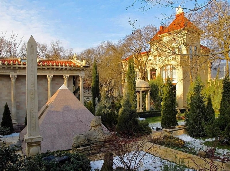 Старый парк в поселке Кабардинка Краснодарский край. Старый парк в поселке Кабардинка Краснодарский край.