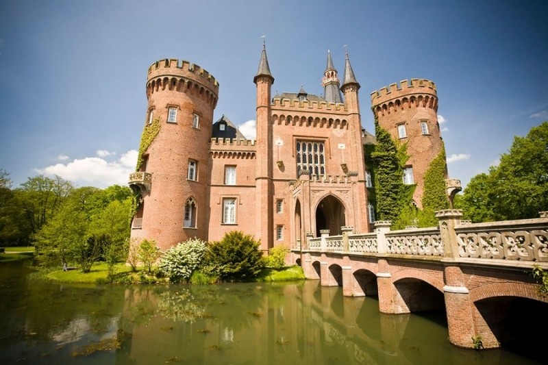 Замок Мойланд, Германия 0