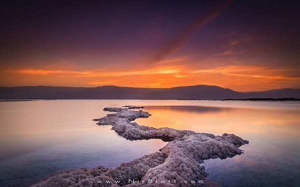 Мертвое море, один из самых удивительных водоемов планеты — курорт, лечебница и аттракцион «в одном 