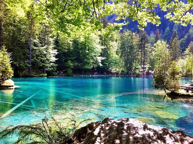 Восхитительное озеро Блау, Швейцария.