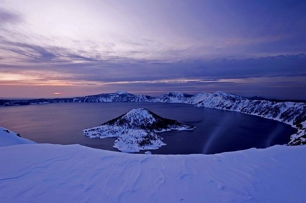 Кратерное озеро Крейтер (Crater Lake), штат Орегон, США