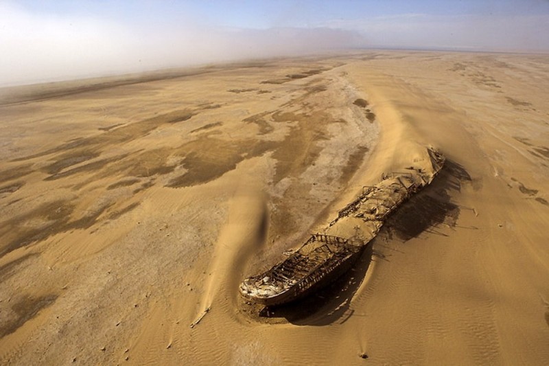 Настоящий корабль пустыни: судно «Эдуард Болен» (Намибия)