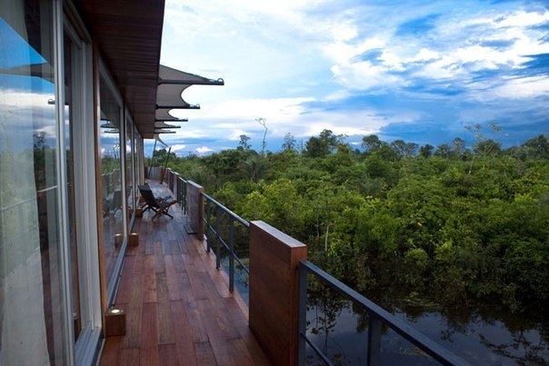Шикарный плавучий отель на Амазонке