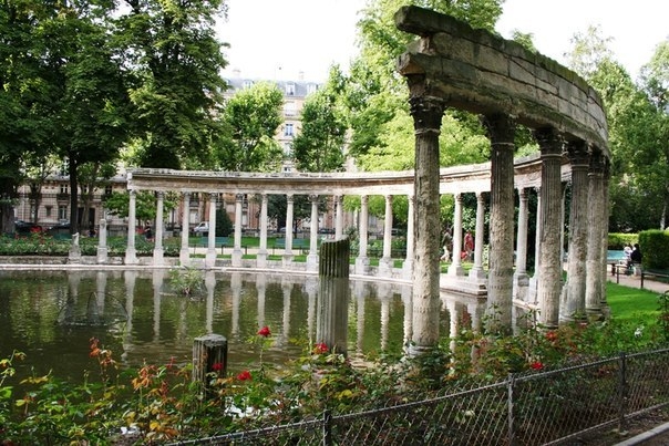 Заброшенный парк в Париже 1