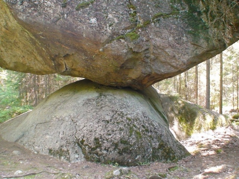 Необычный камень Куммакиви Необычный камень Куммакиви