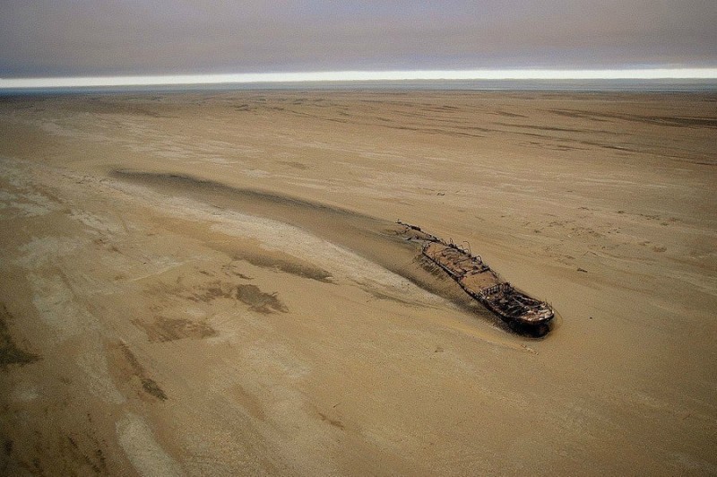 Самый знаменитый корабль в пустыне Самый знаменитый корабль в пустыне