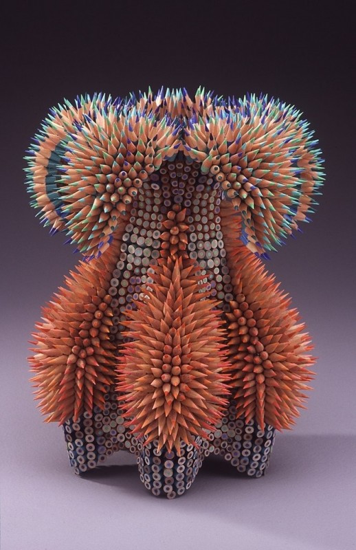 Поразительные скульптуры из цветных карандашей