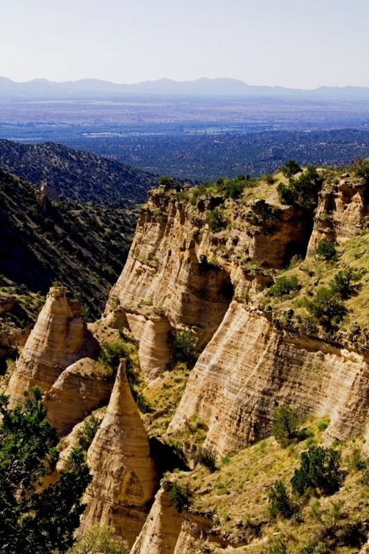 Невероятные скалы-палатки: Kasha-Katuwe Tent Rocks (США) Невероятные скалы-палатки: Kasha-Katuwe Tent Rocks (США)
