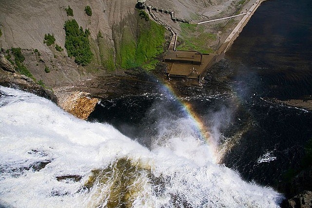 Водопад Монморанси в Канаде