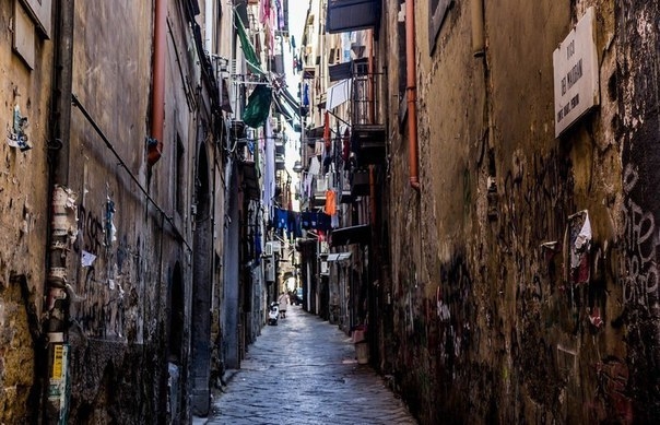 Уютный Итальянский городок-Неаполь.
