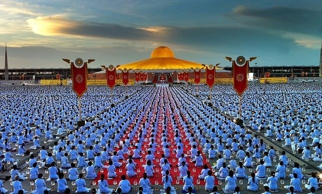 Wat Phra Dhammakaya - удивительный храм