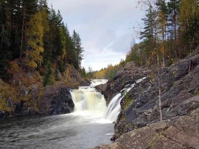 Водопад Кивач, республика Карелия, Россия