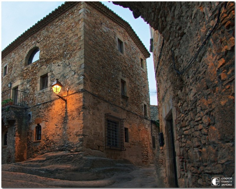 Средневековый город Ператальяда (Peratallada), Каталония, Испания