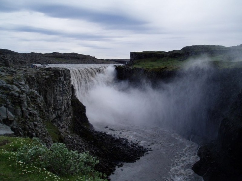 «Дрожащий» водопад Деттифосс (Исландия)
