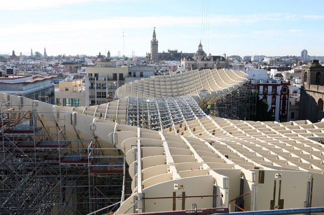 Деревянный комплекс Metropol Parasol в Севилье.