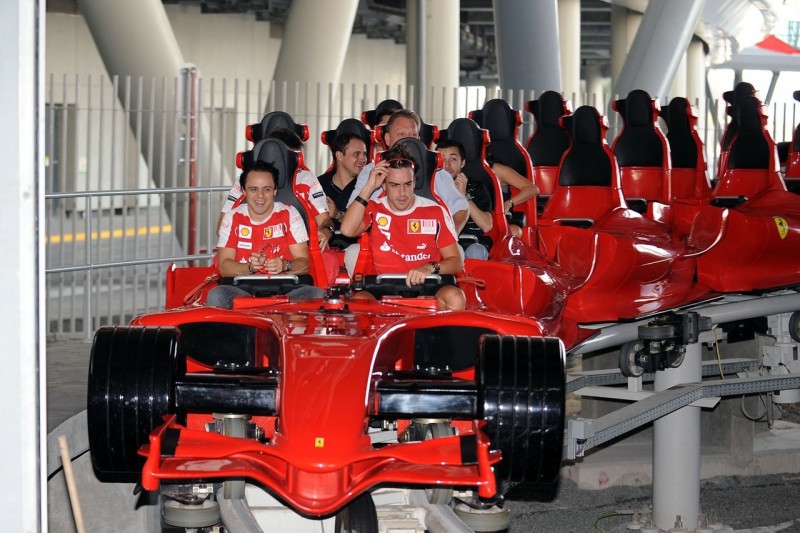 Ferrari World в Абу-даби, ОАЭ Ferrari World в Абу-даби, ОАЭ