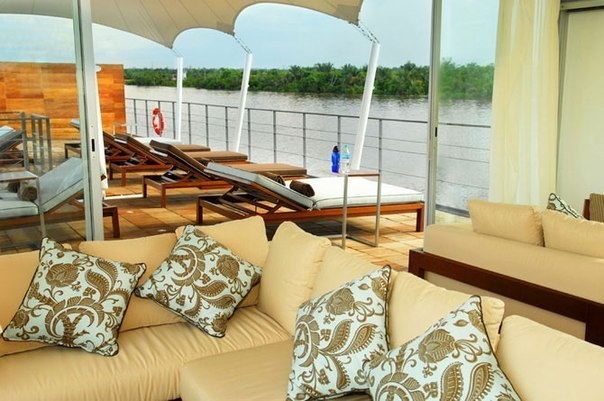 Шикарный плавучий отель на Амазонке