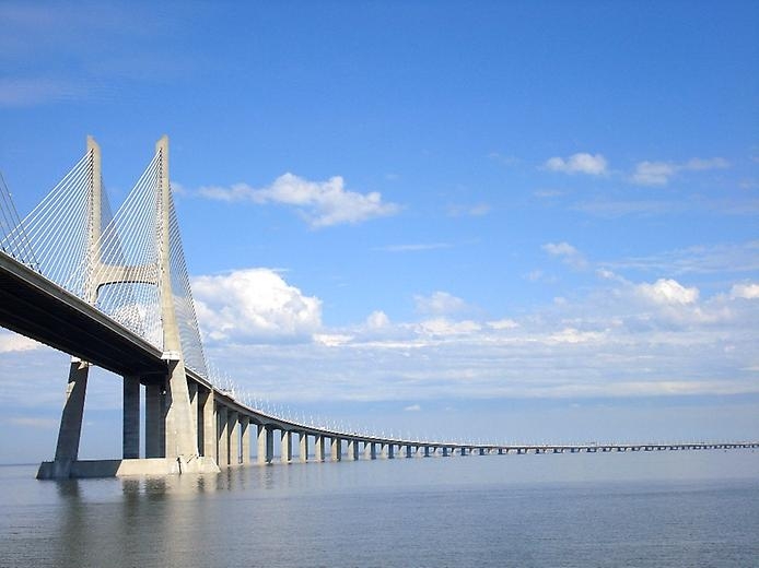 Самый длинный мост Европы: Васко да Гама