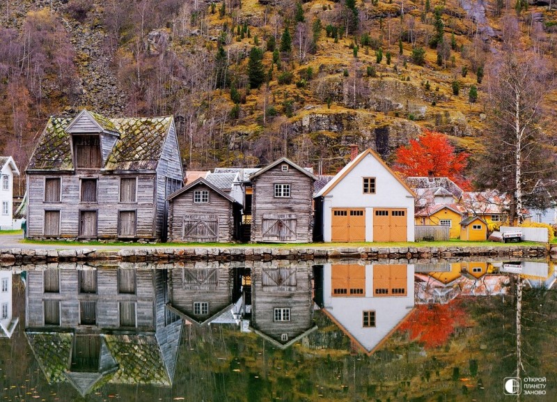 Лаэрдаль - очаровательный маленький городок на краю Согнефьорда, Норвегия.