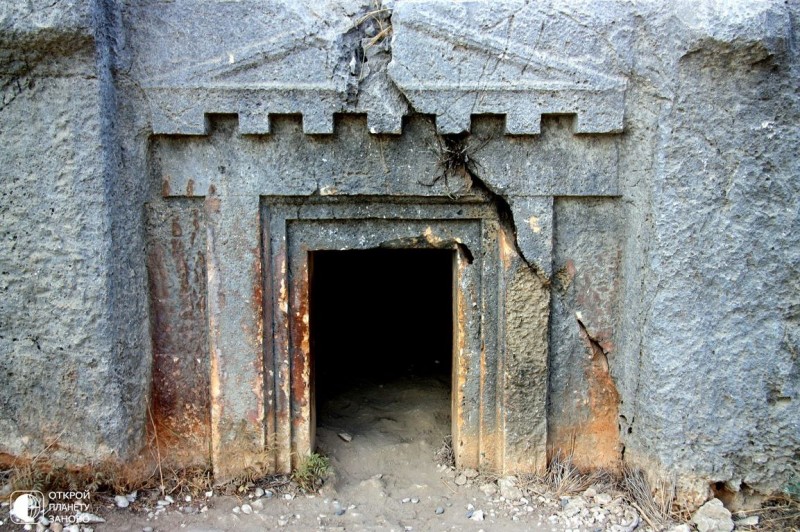 Ликийские гробницы в Мире