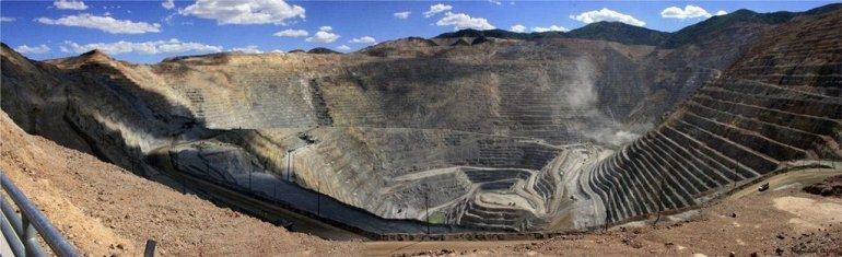 Самый глубокий рукотворный каньон - Бингэм, США Самый глубокий рукотворный каньон - Бингэм, США
