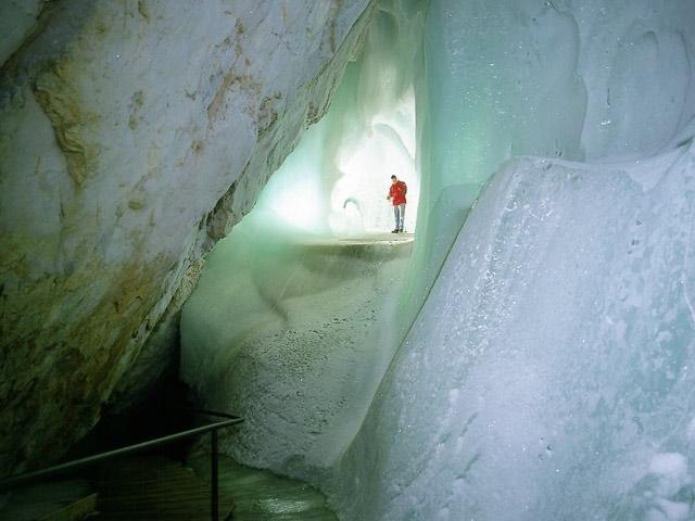 Эйсрайзенвельт: самая большая ледяная пещера (Австрия)