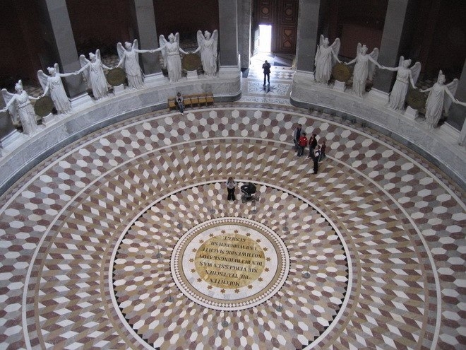 Зал освобождения Befreiungshalle