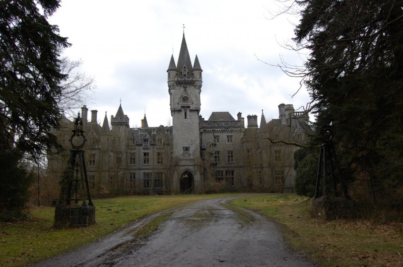 Заброшенный замок Chateau Miranda