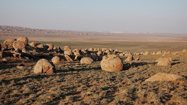 Загадочная долина шаров в Казахстане 8