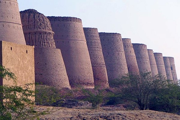 Крепость Деравар