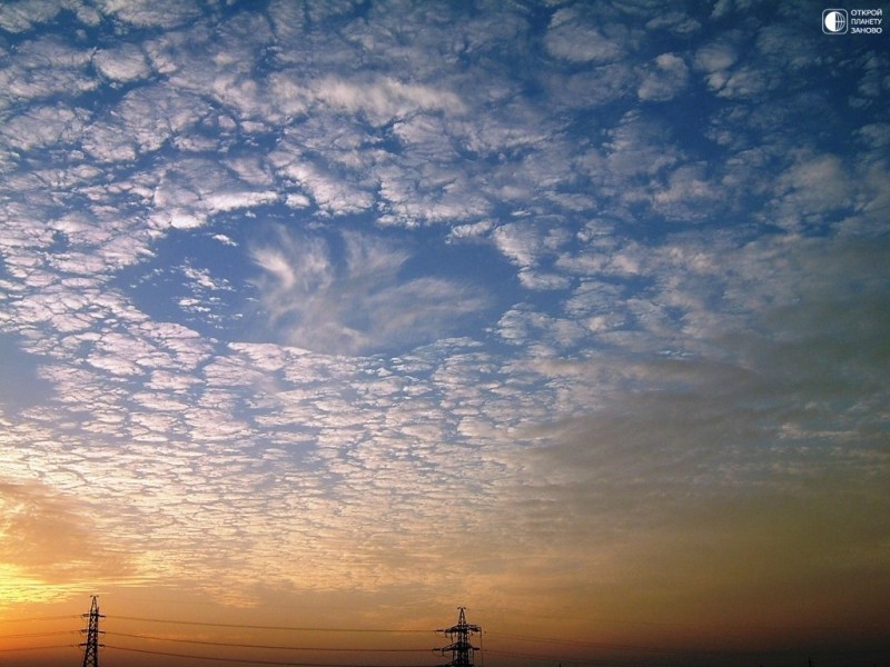 Эффект Fallstreak в перисто-кучевых облаках