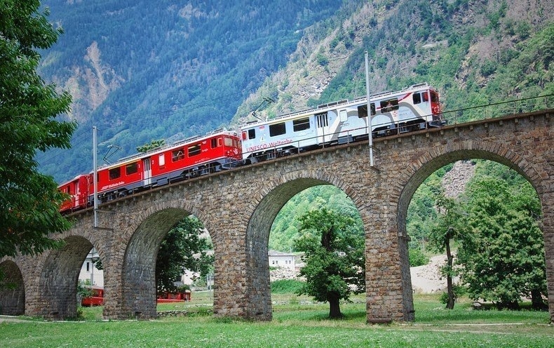 Спиральный виадук в Брусио, Швейцария