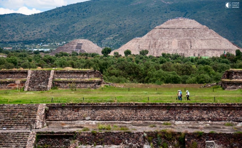 Теотиуакан - одна из известнейших туристических достопримечательностей Мексики, двухтысячелетний инд