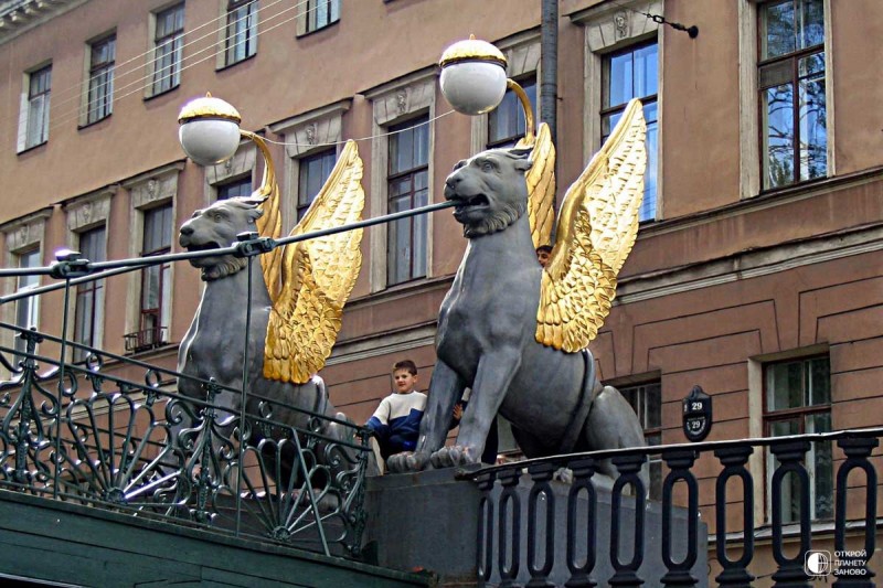 Грифоны Банковского моста. Грифоны Банковского моста.