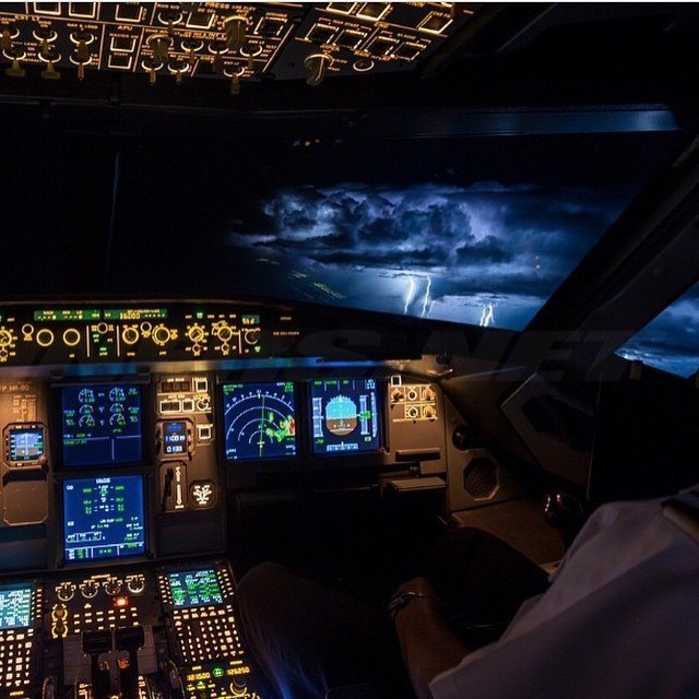 Завораживающие виды из кабины пилота.